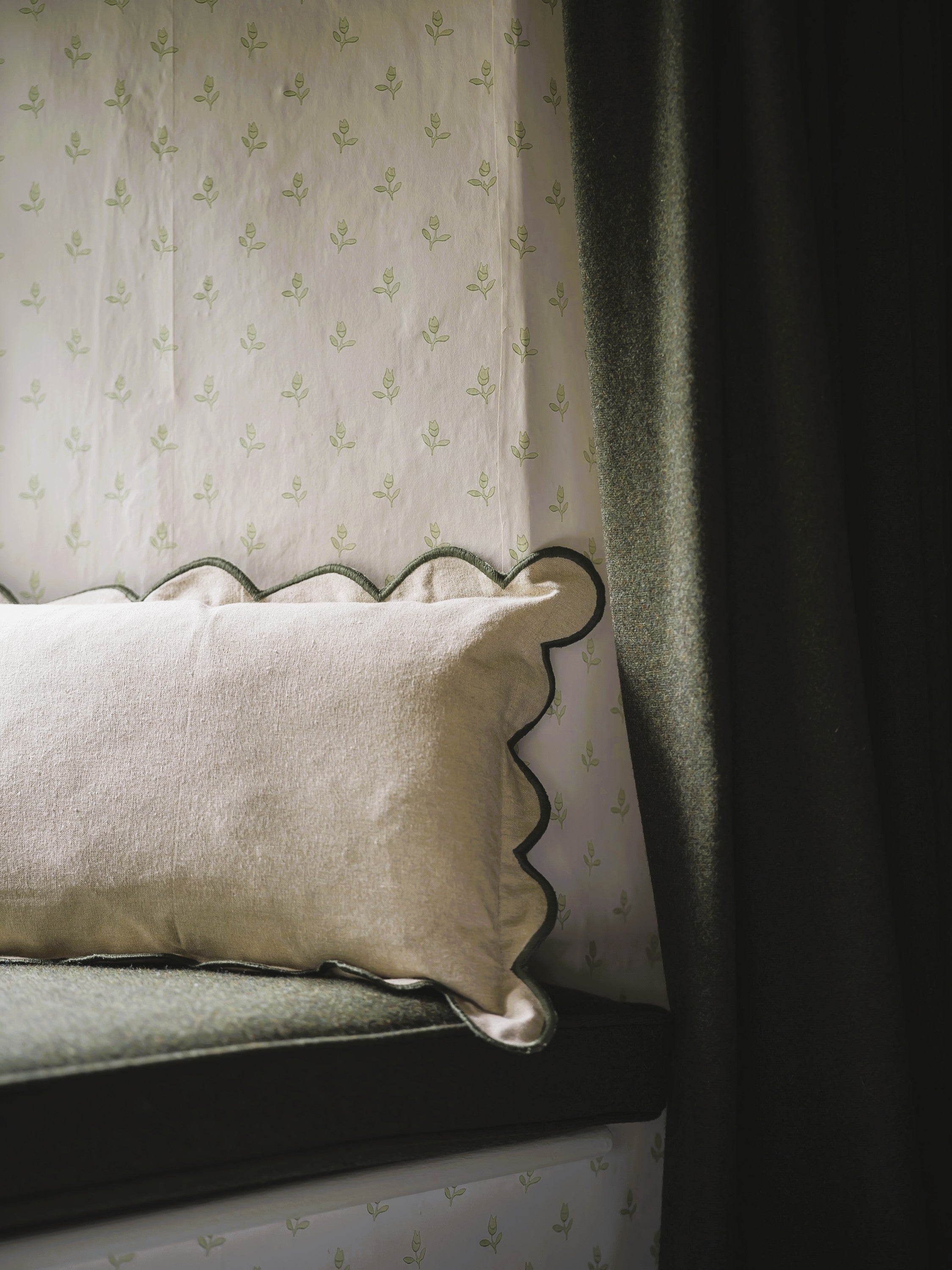 Scallop Cushion, Moss